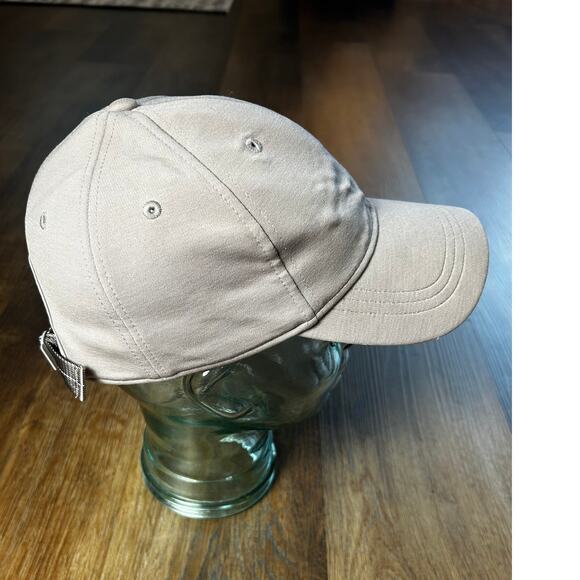 Lululemon Women's Gray Adjustable Athletic Workout Cap Metal Logo - Picture 3 of 8